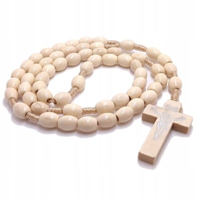 Różaniec drewniany na sznurku owal beż 046