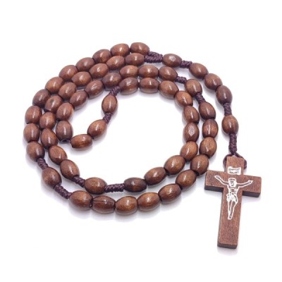 Różaniec drewniany na sznurku owal ciemny brąz 046