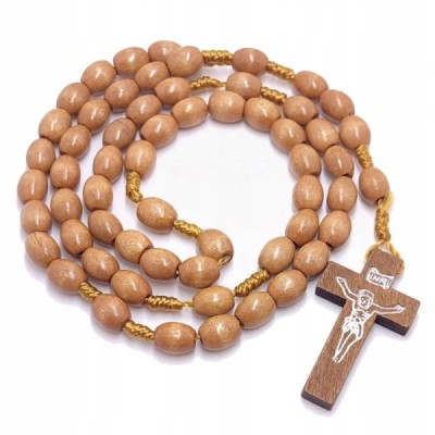 Różaniec drewniany na sznurku owal jasny brąz 046